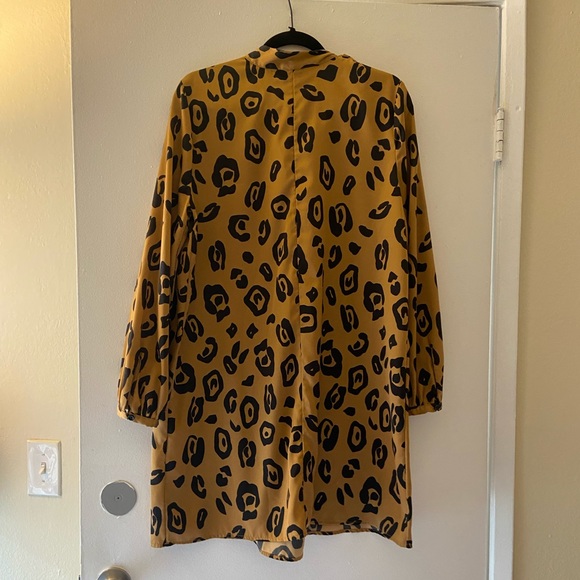 ๐ Who What Wear Leopard L/S Dress - Size L ๐ - Picture 3 of 4